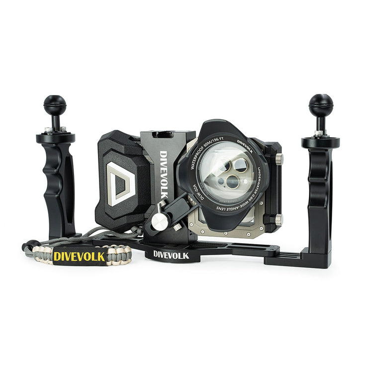 DIVEVOLK SeaTouch 4 MAX kit including 0.6X wide angle lens, expansion clamp and dual handle tray