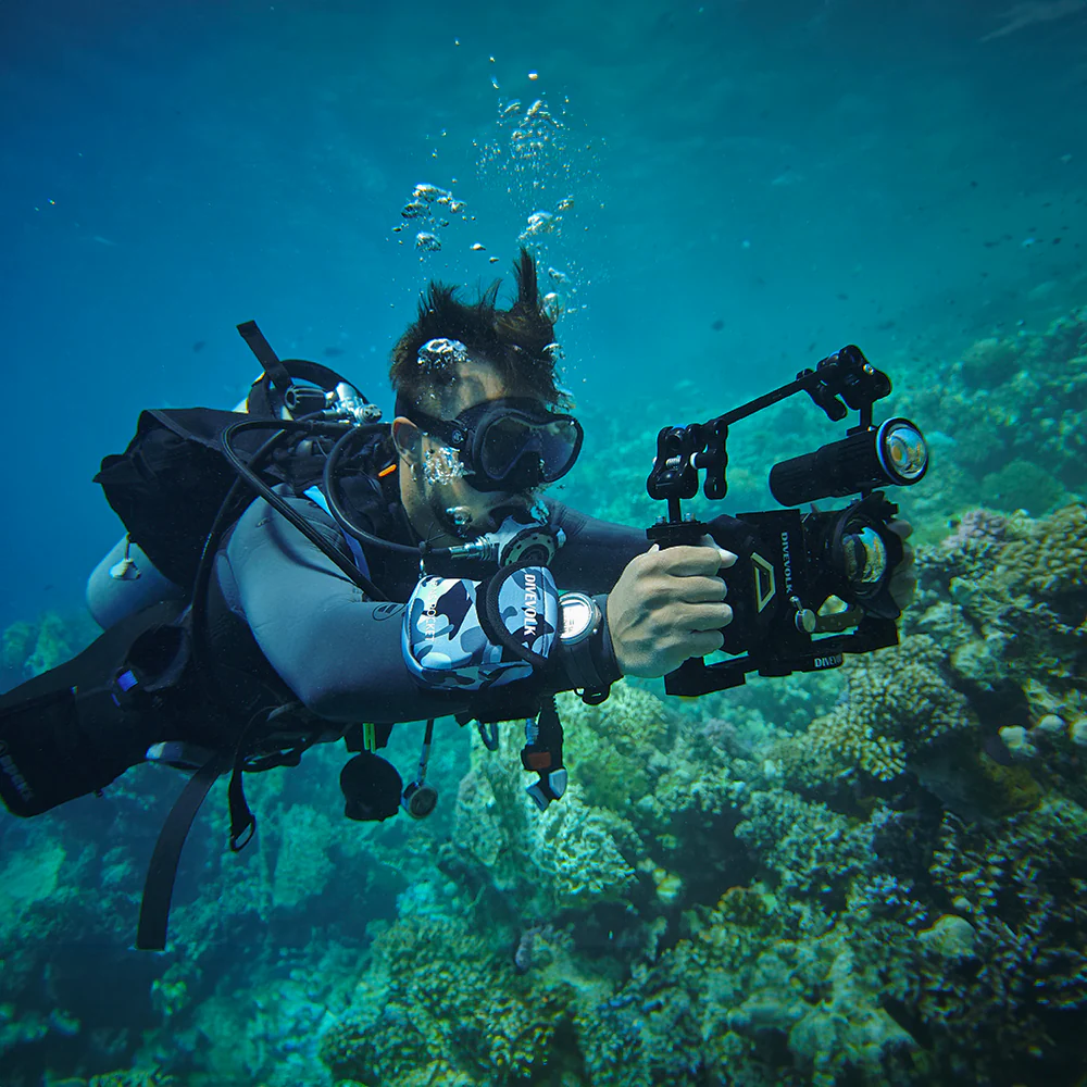 DIVEVOLK Multifunctional Lens Pocket for lens storage underwater, easy to change lenses, photography accessory - Image 6
