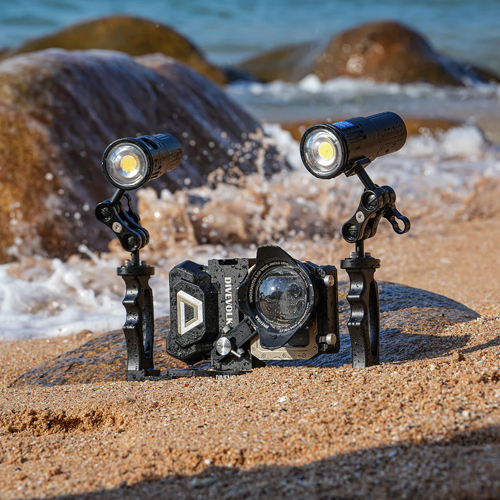 DIVEVOLK SeaTouch 4 Max Plus Deep Dive Kit with dual light for iPhone and most Android smartphone, dive housing, waterproof phone case - Image 3