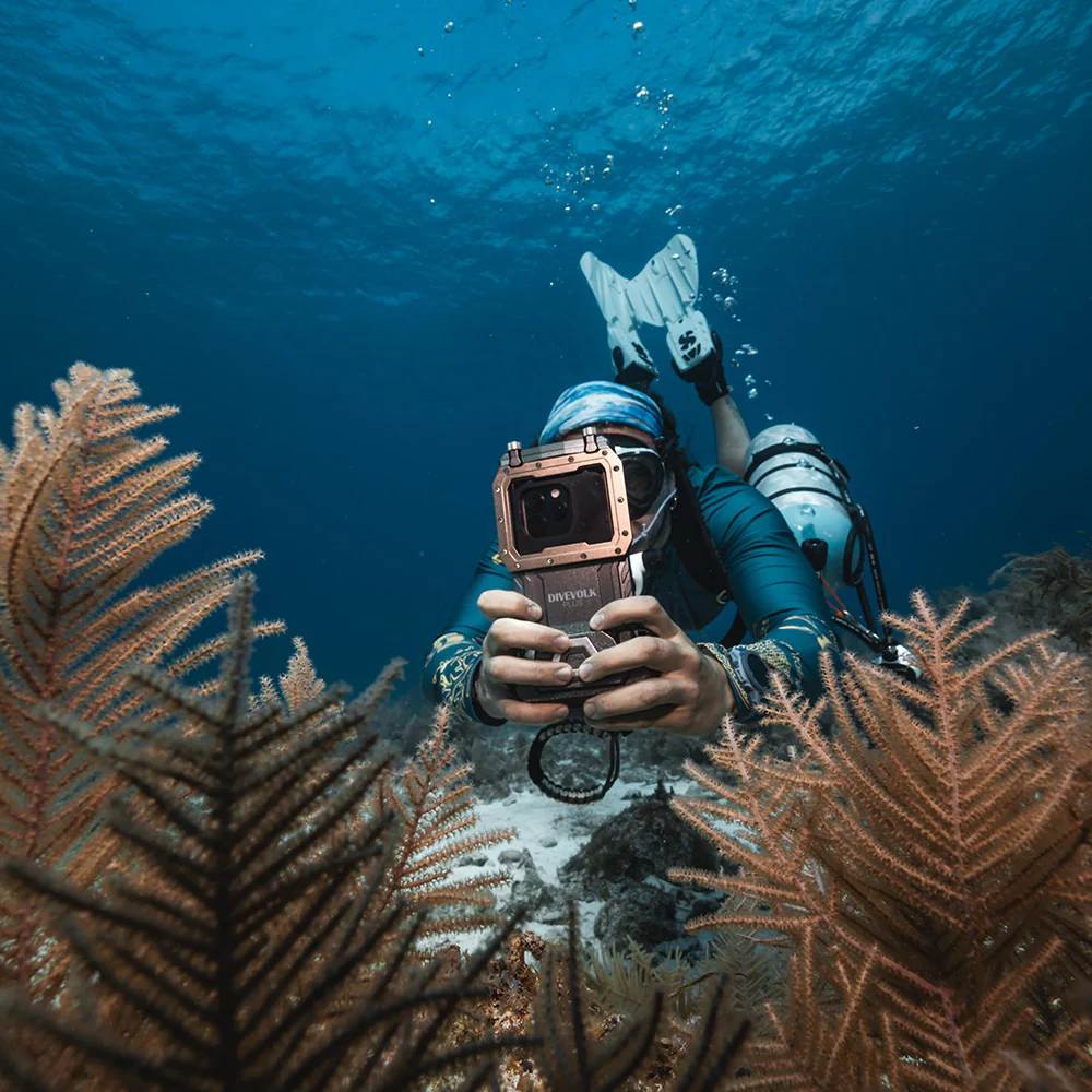 DIVEVOLK SeaTouch 4 MAX PLUS Underwater Housing Starlight Grey compatible to iPhone and Android, Dive Housing, Waterproof Phone Case - Image 4